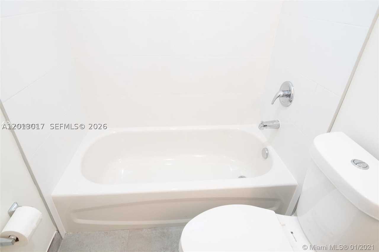 120 Ne 71st St #3 - Photo 7 of 15