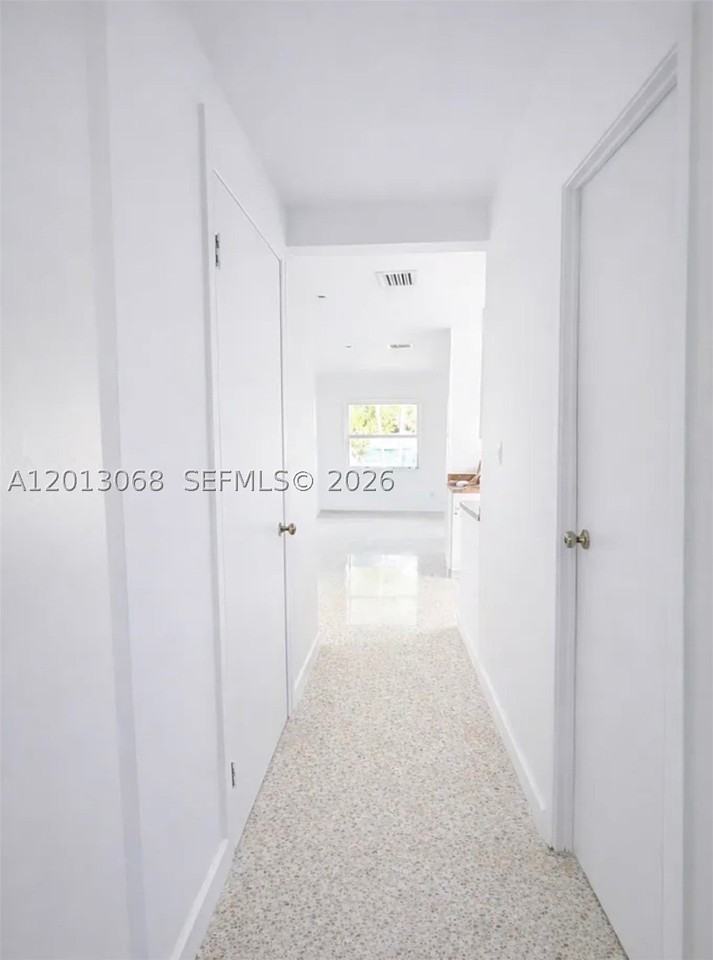 34 Se 1st Ave #B - Photo 5 of 8
