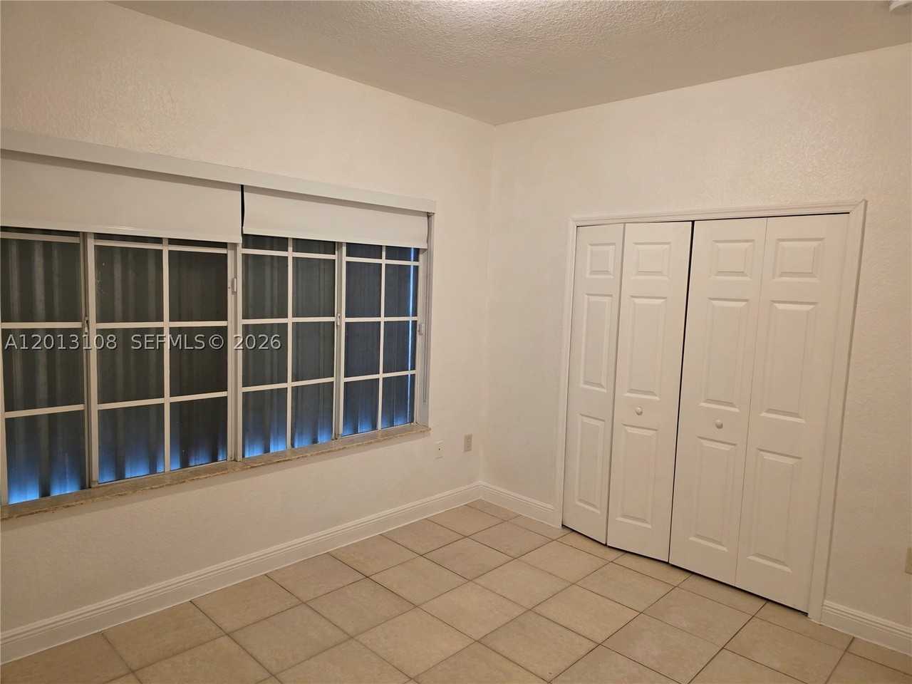 1351 Nw 9th Ct - Photo 7 of 10