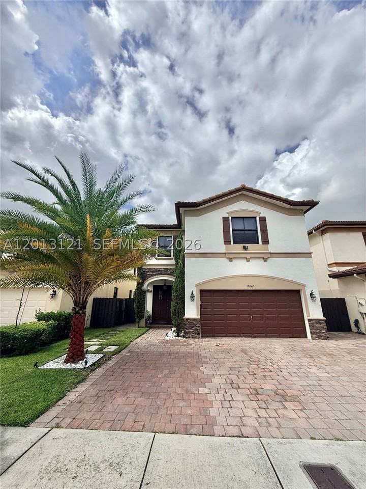 8640 Nw 101st Pl - Photo 2 of 35