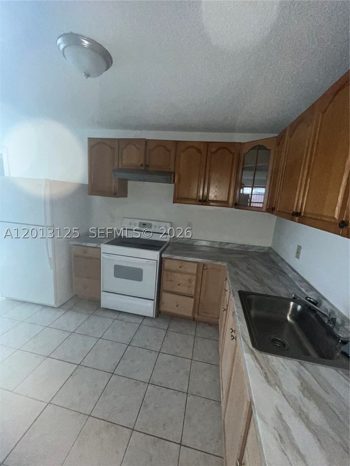 18182 Nw 41st Pl #0 - Photo 4 of 10