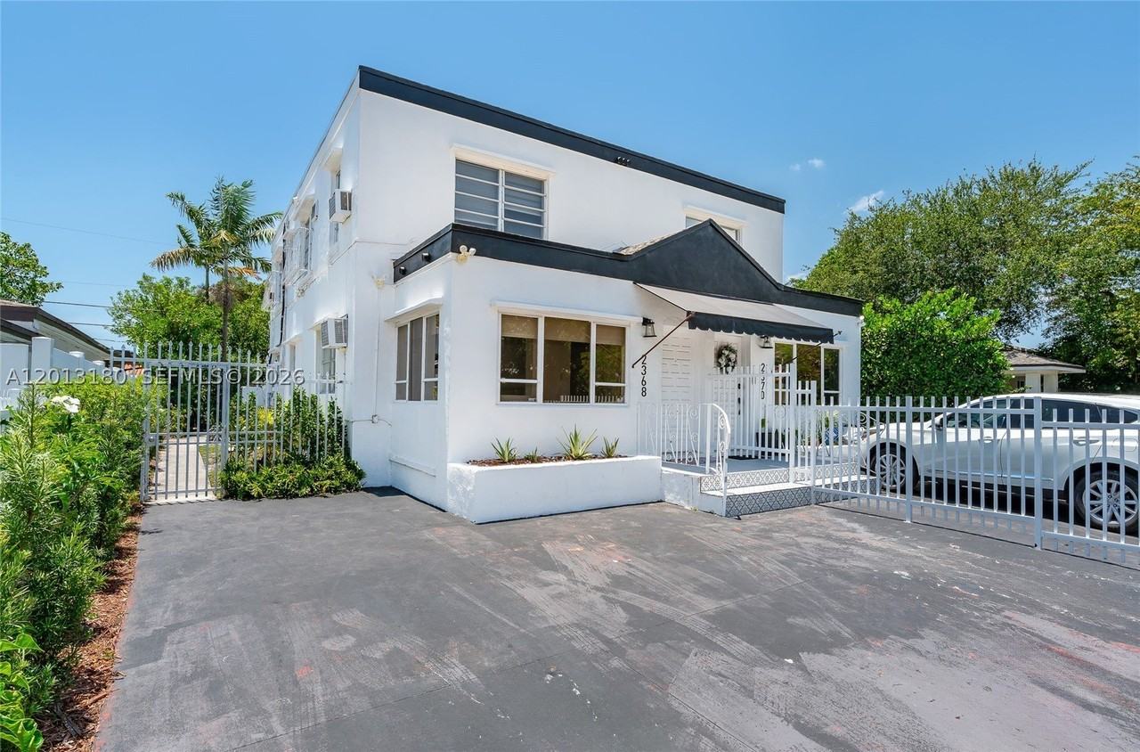 2368 Sw 26th St #A - Photo 5 of 26
