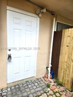 featured image of 4610 Sw 40th St #1