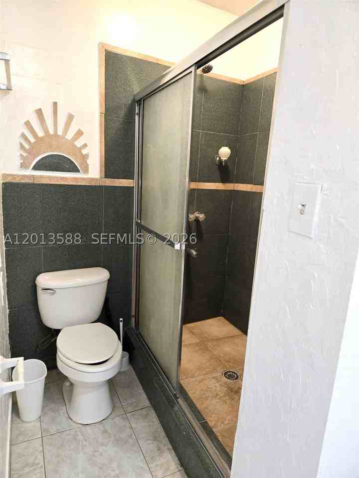 4610 Sw 40th St #1 - Photo 6 of 6