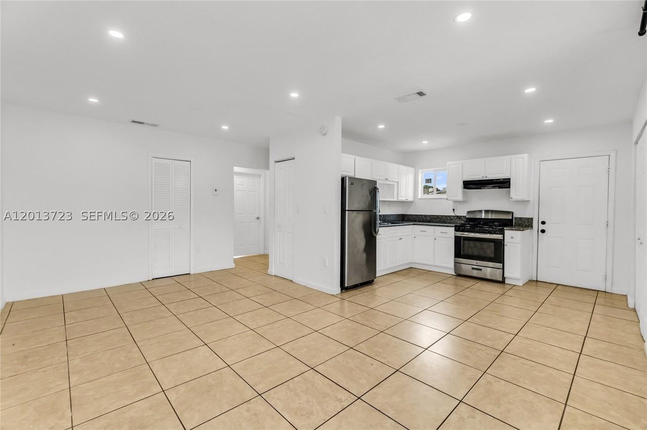 3632 Nw 194th Ter #3632 - Photo 4 of 27