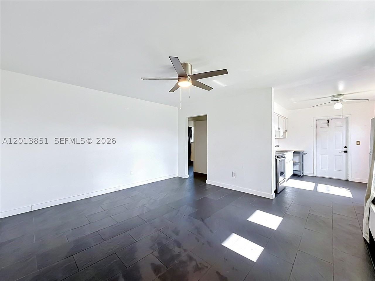 391 Ne 42nd Ct - Photo 4 of 24