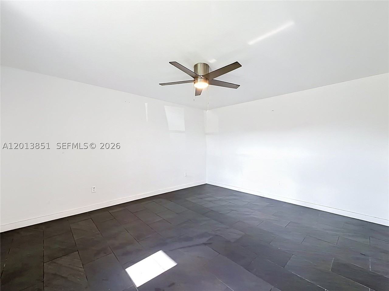 391 Ne 42nd Ct - Photo 6 of 24