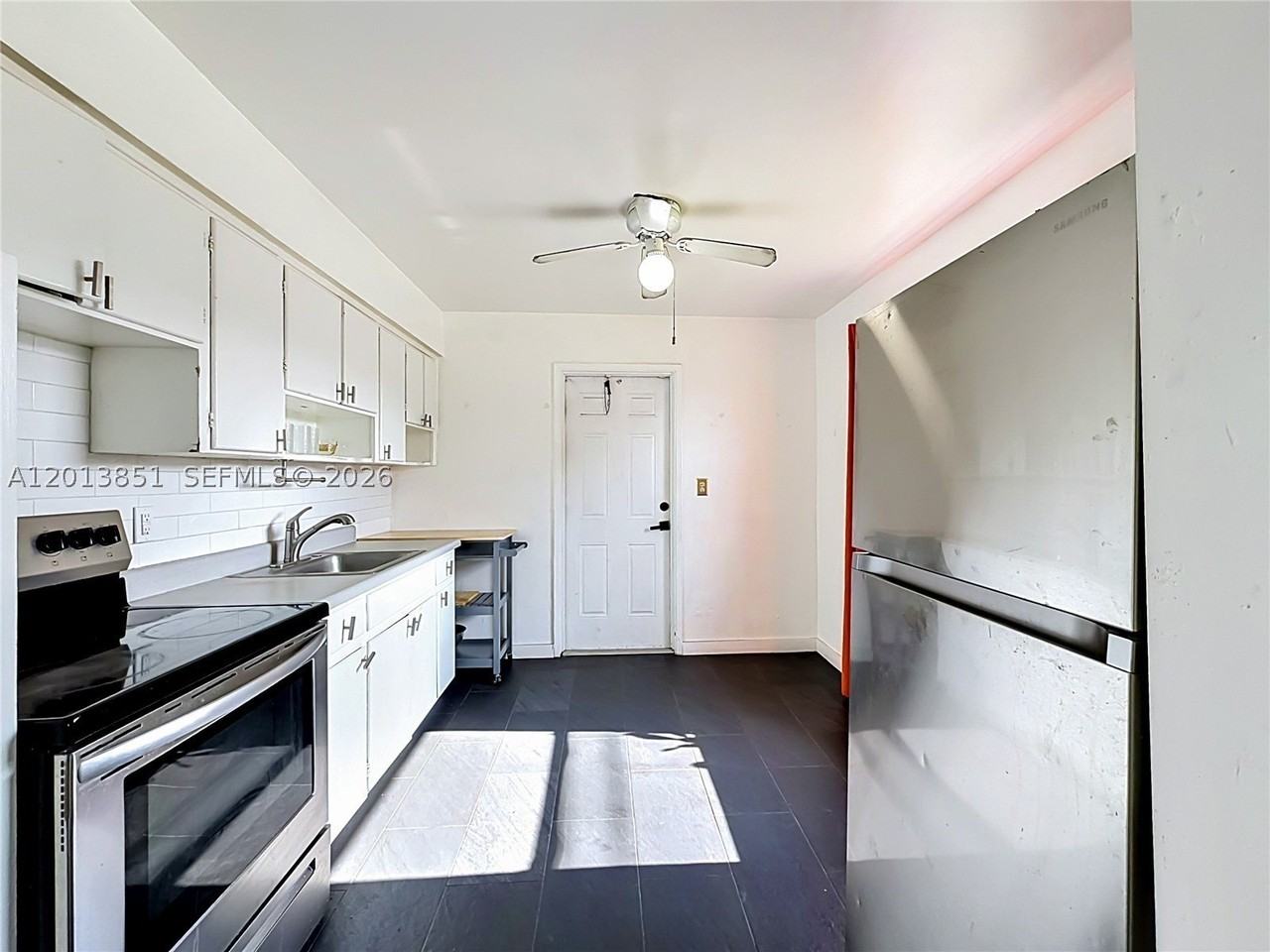 391 Ne 42nd Ct - Photo 7 of 24