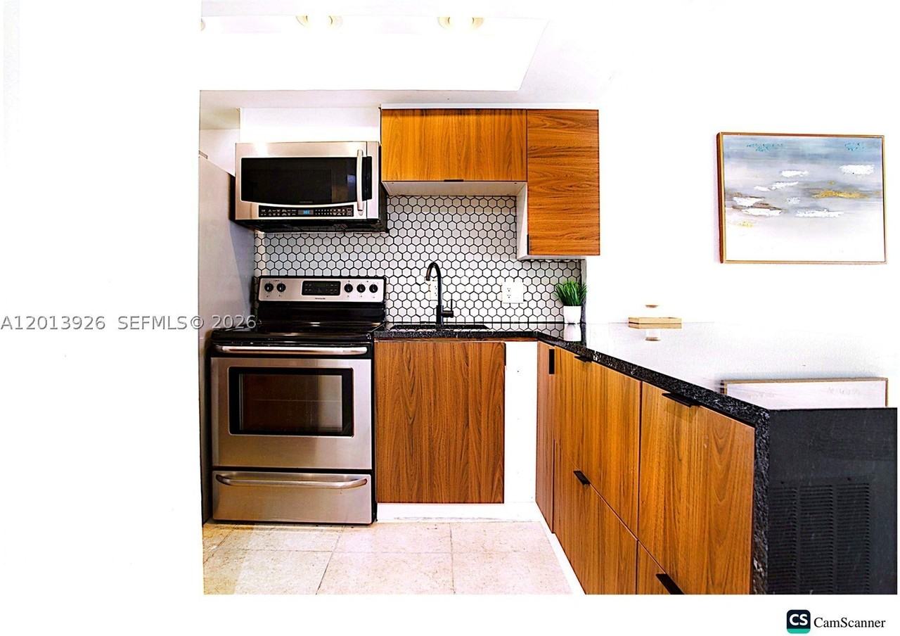 1531 Se 15th St #5 - Photo 3 of 36