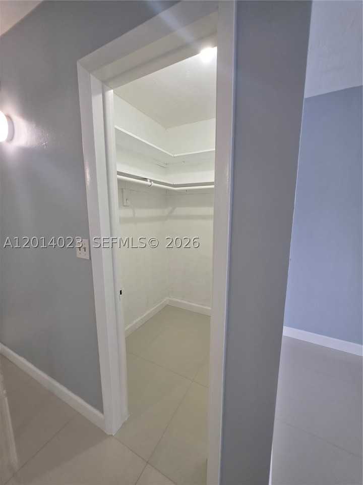 19080 Ne 3rd Ct #314 - Photo 4 of 8
