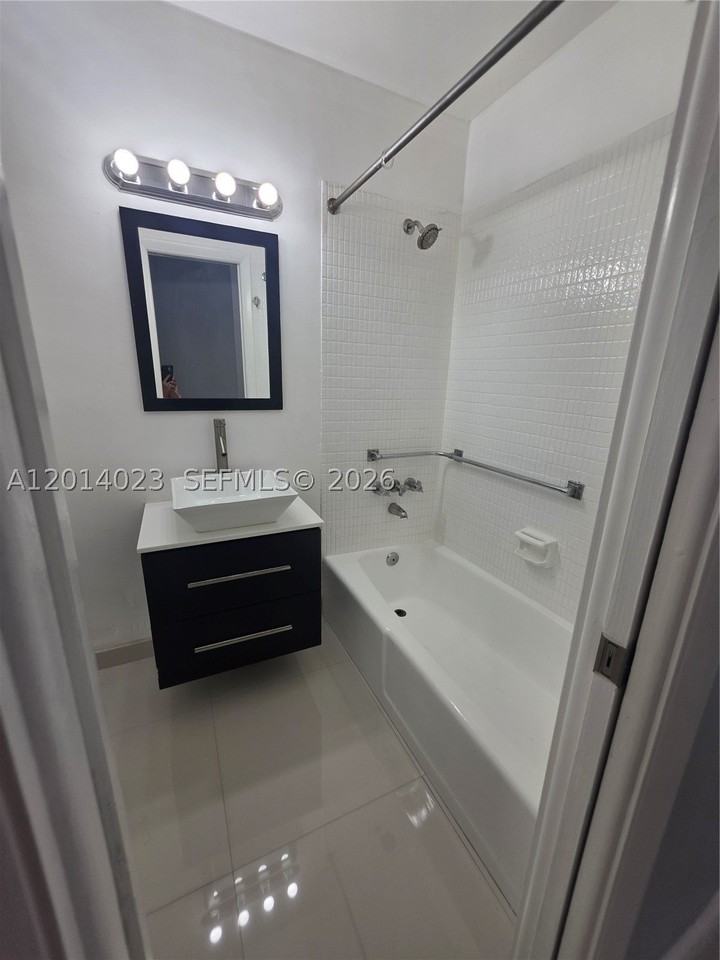 19080 Ne 3rd Ct #314 - Photo 6 of 8
