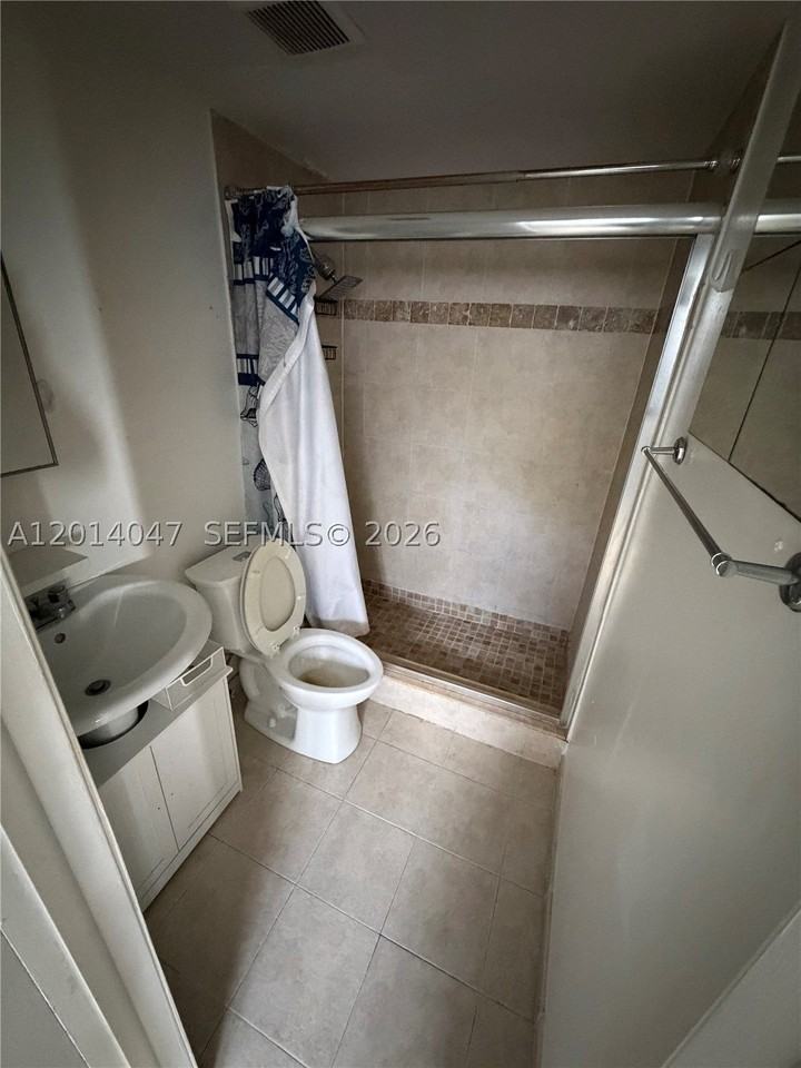 1342 Drexel Ave #205 - Photo 4 of 6