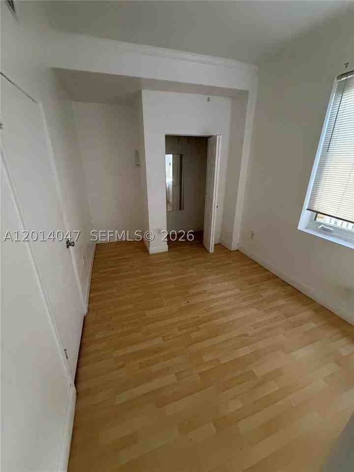 1342 Drexel Ave #205 - Photo 5 of 6