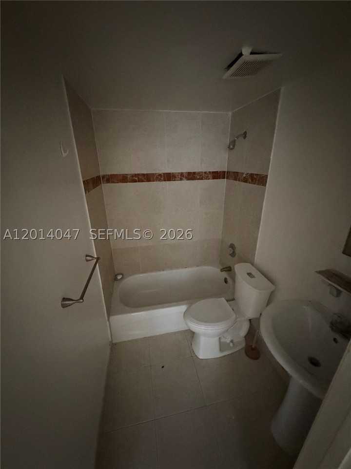 1342 Drexel Ave #205 - Photo 6 of 6