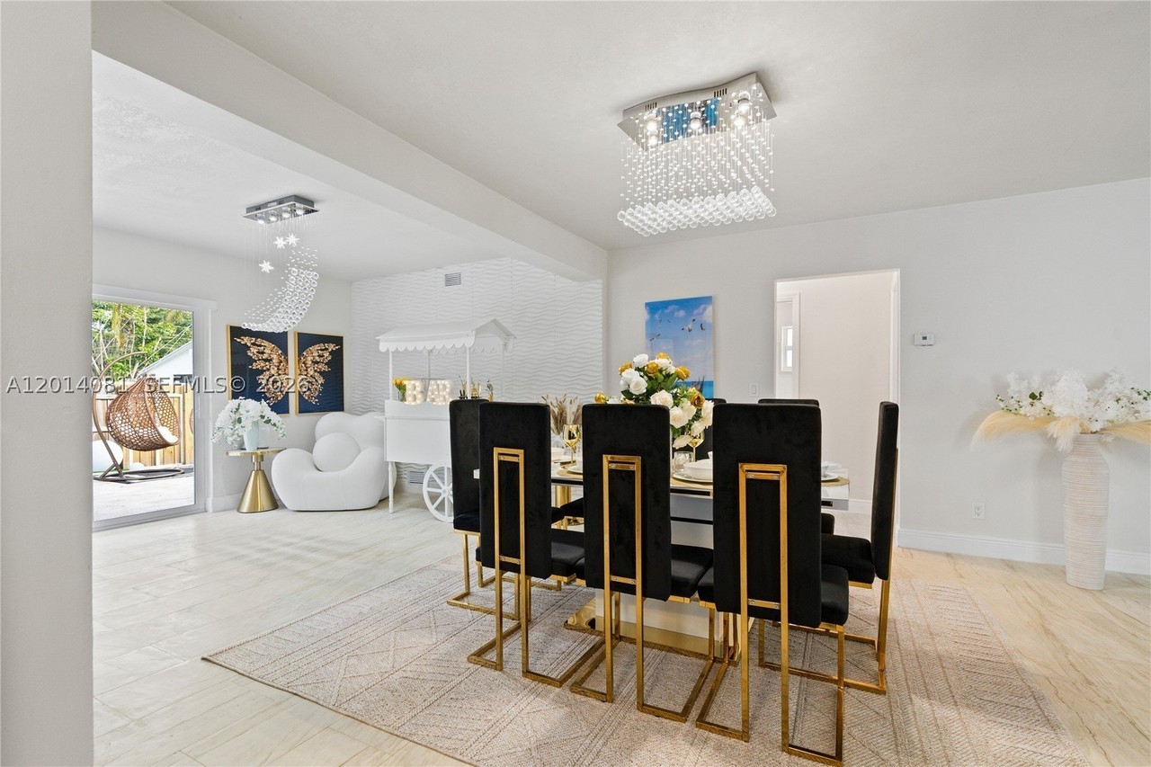 2125 N 14th Ct - Photo 5 of 24