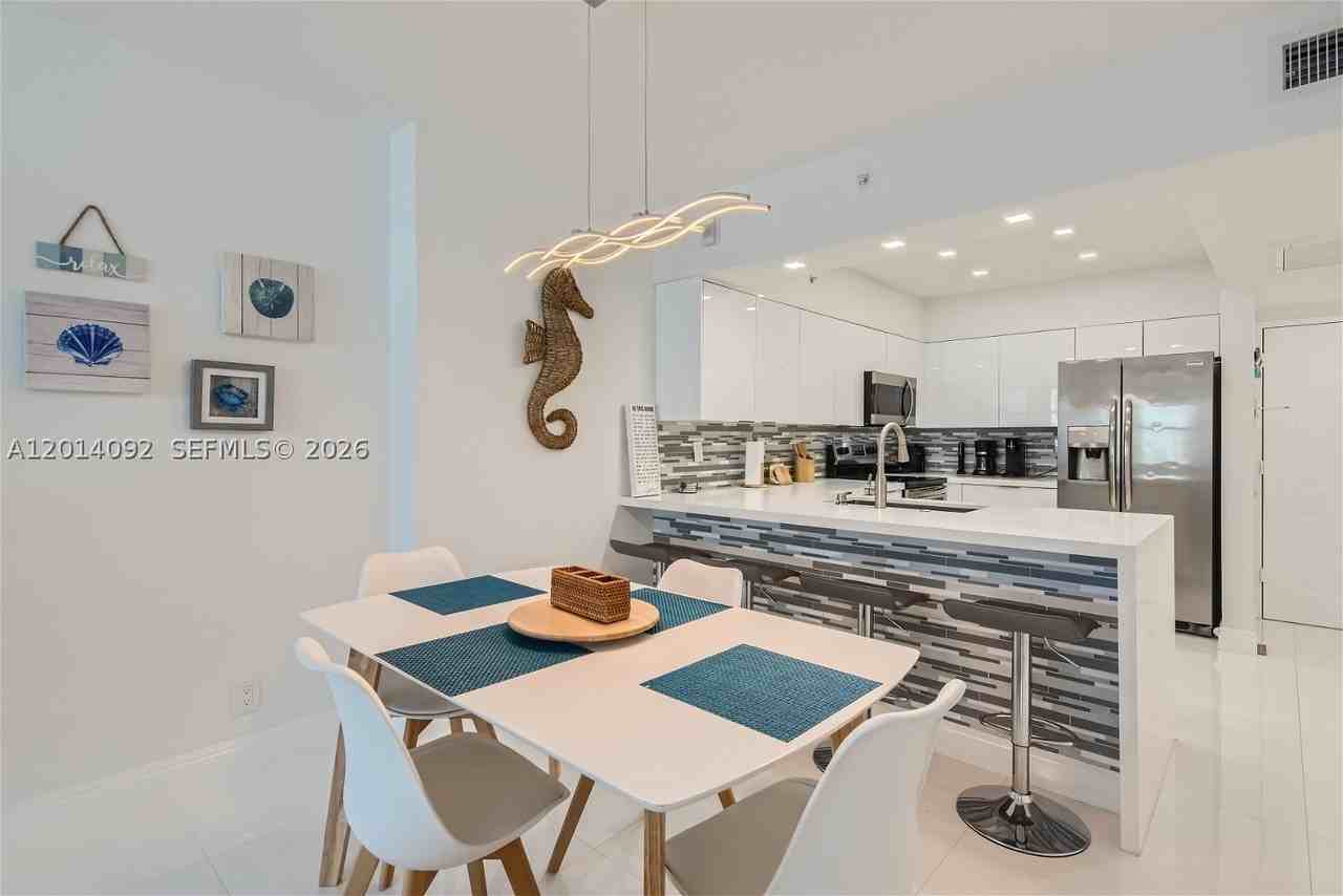 2501 S Ocean Dr #1103 - Photo 4 of 23