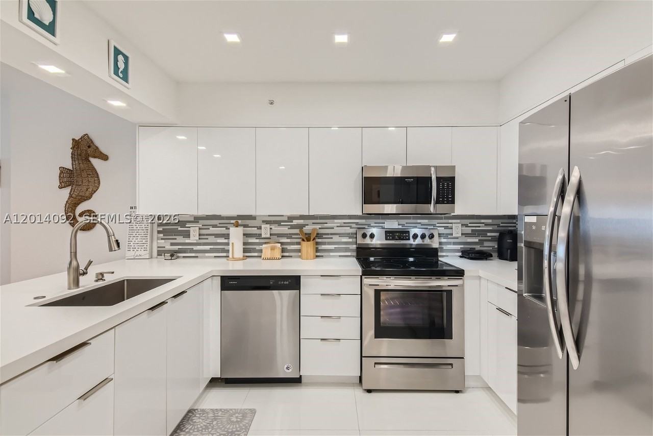2501 S Ocean Dr #1103 - Photo 5 of 23