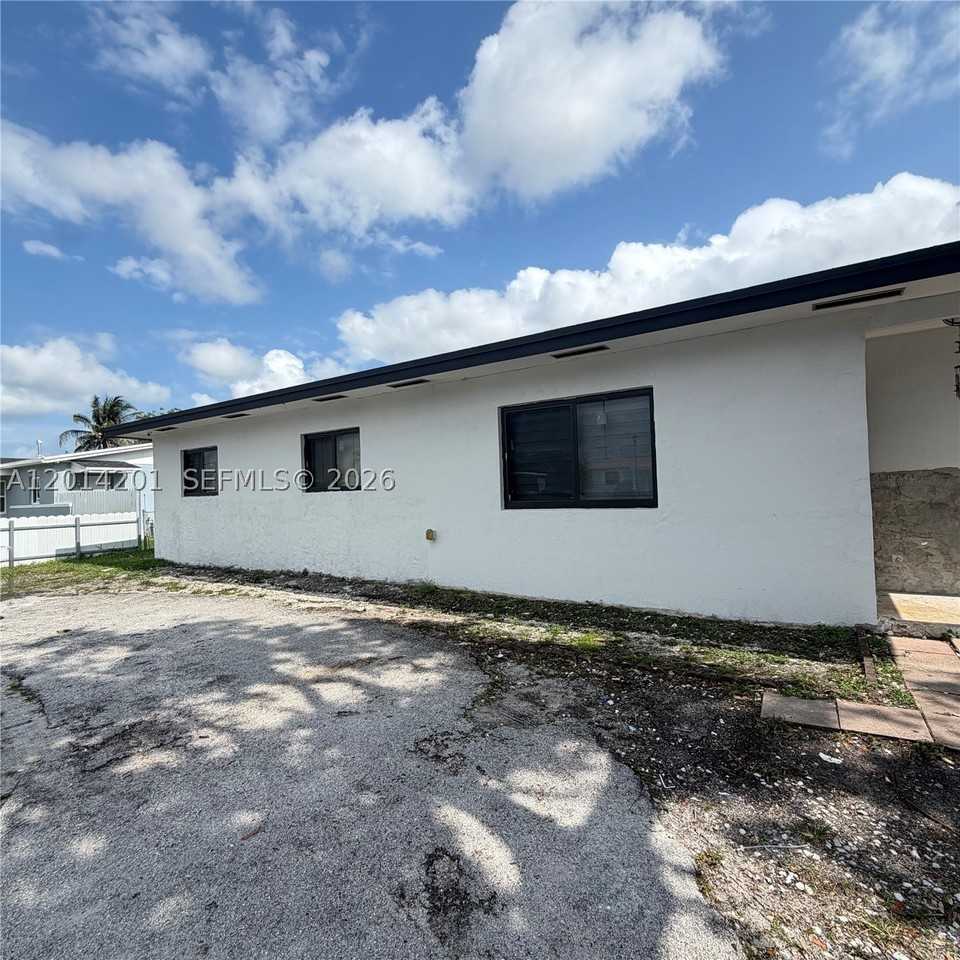 1410 Nw 199th St