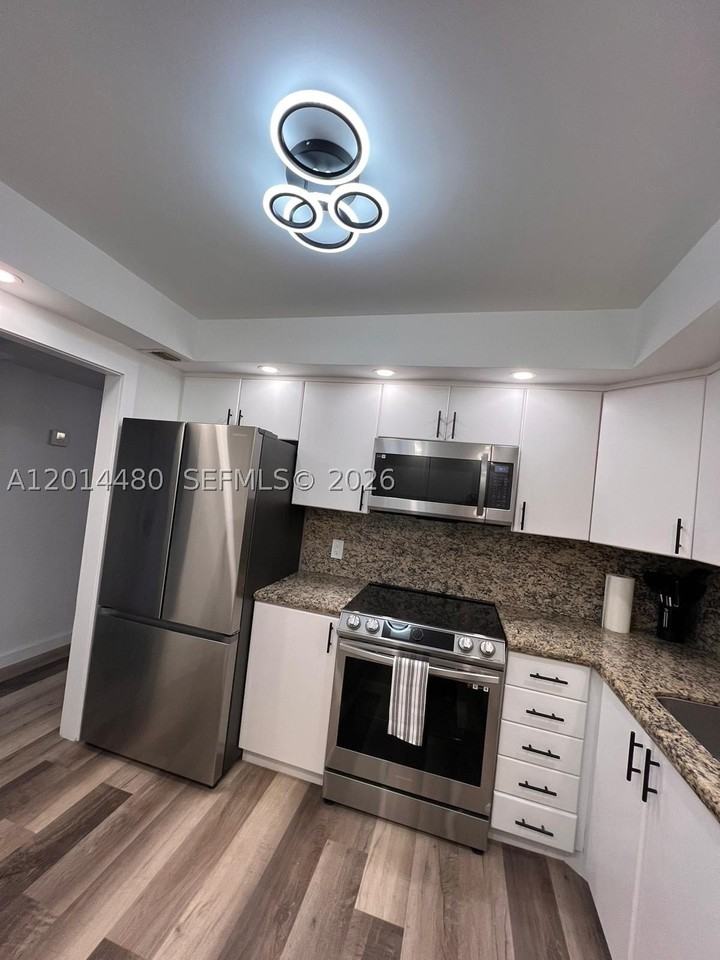 3800 S Ocean Dr #1808 - Photo 3 of 12