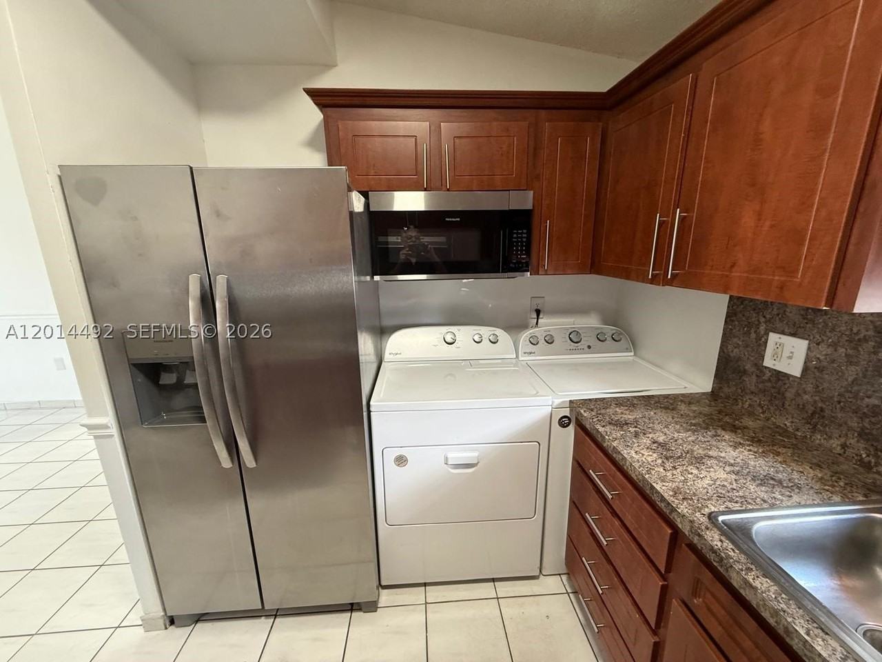 2212 W 74th St #201-28 - Photo 3 of 12