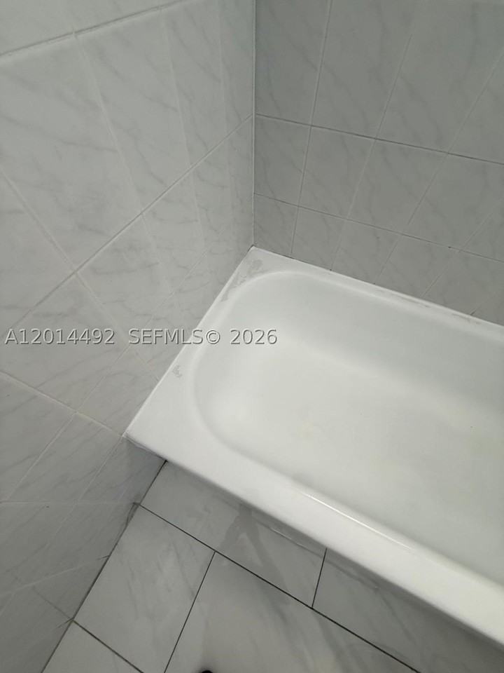 2212 W 74th St #201-28 - Photo 5 of 12