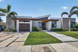 featured image of 1830 Ne 193rd St