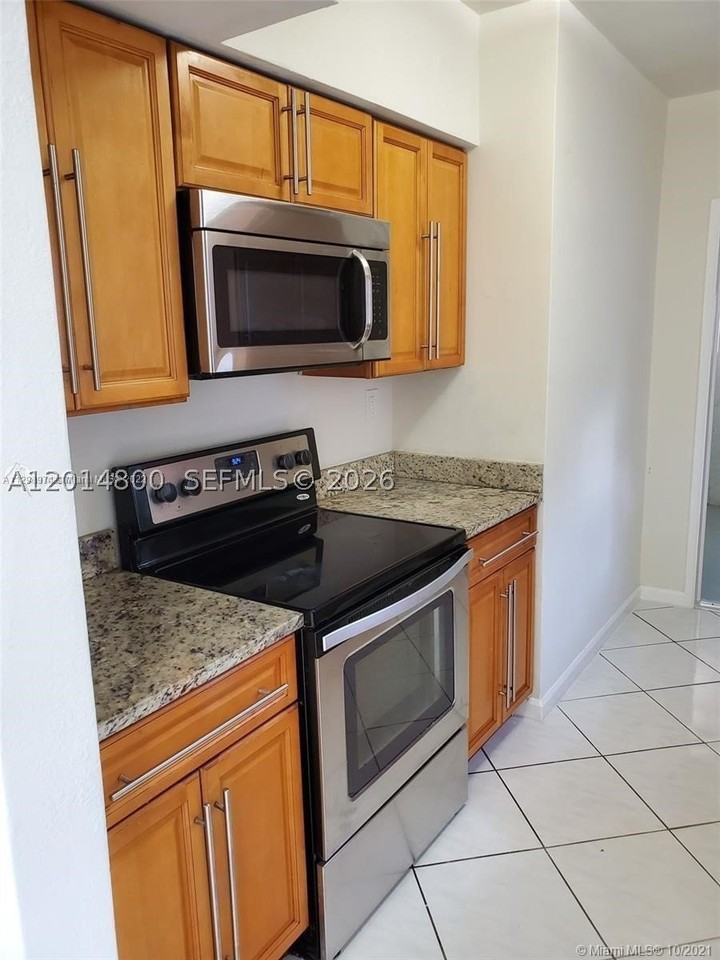 1630 Ne 157th Ter - Photo 2 of 19