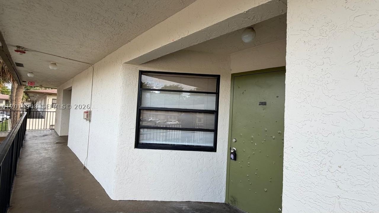 4010 Lakeside Dr #4010
