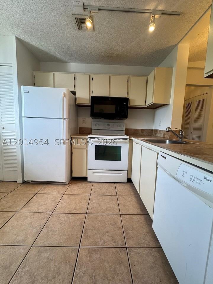 142 Nw 60th Ave #6-2