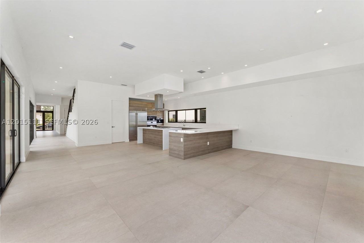 16700 Botaniko Dr N - Photo 6 of 22