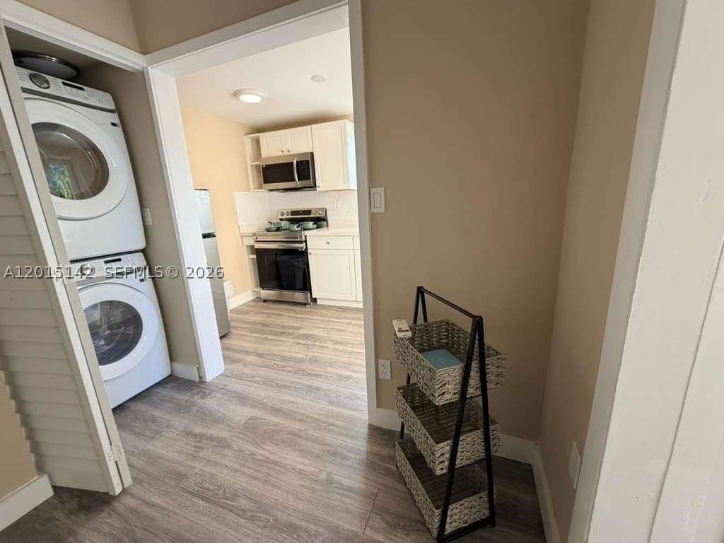943 79th Ter #202 - Photo 7 of 14