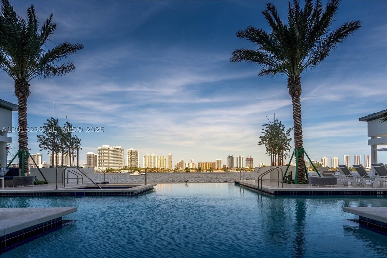 17301 Biscayne Blvd #203 - Photo 3 of 29