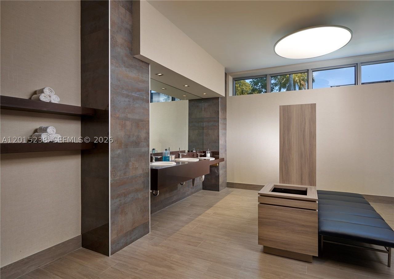 17301 Biscayne Blvd #203 - Photo 7 of 29