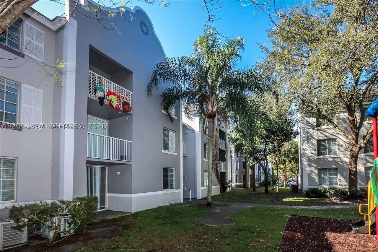 11133 Sw 8th St #102 - Photo 2 of 37