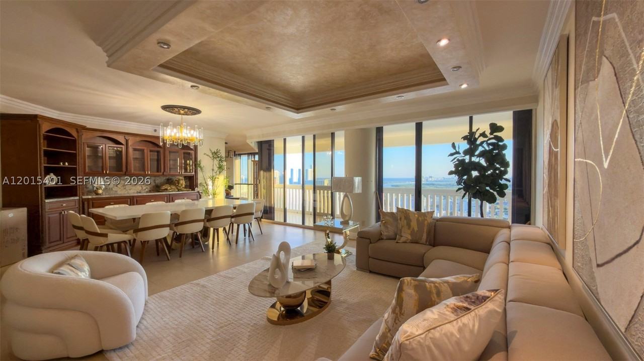 2000 Island Blvd #3004