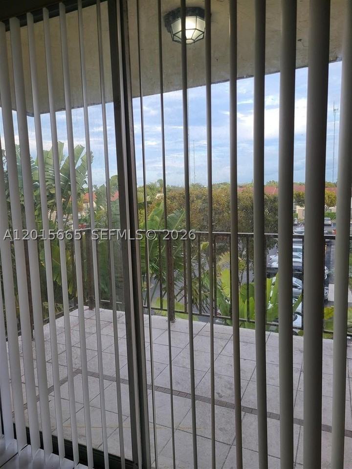 5100 Sw 41st St #322 - Photo 5 of 8