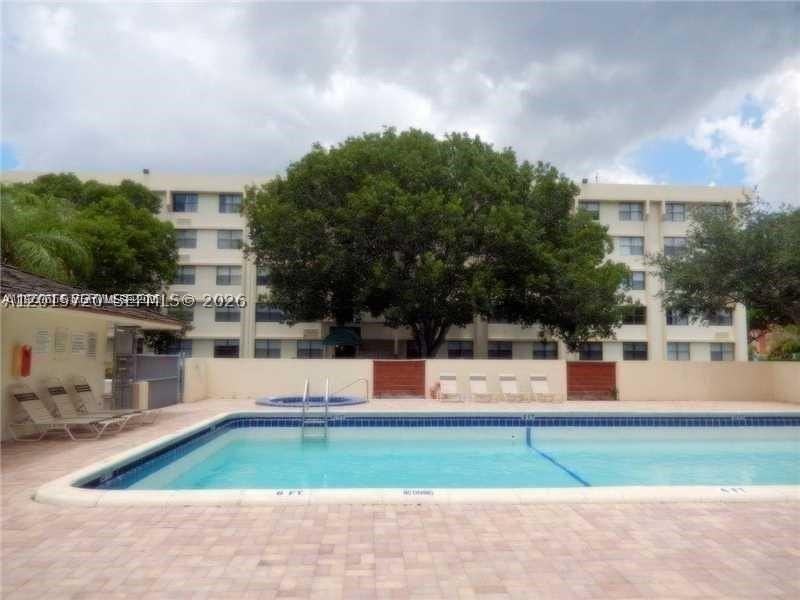 2401 Riverside Dr #408B