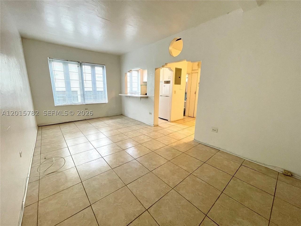901 Collins Ave #103 - Photo 2 of 10