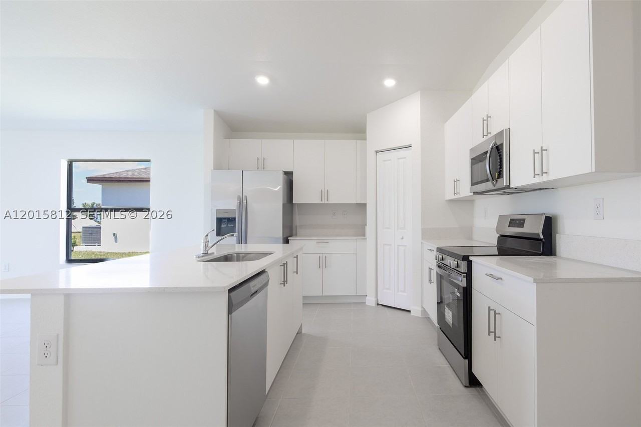 17564 Sw 285th St - Photo 5 of 43