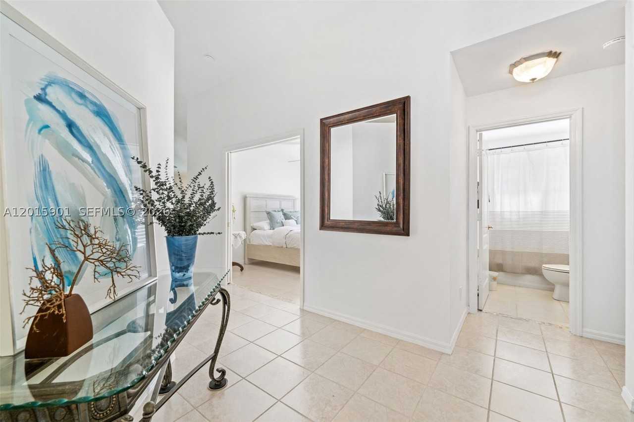 21489 Sheridan Run - Photo 7 of 50