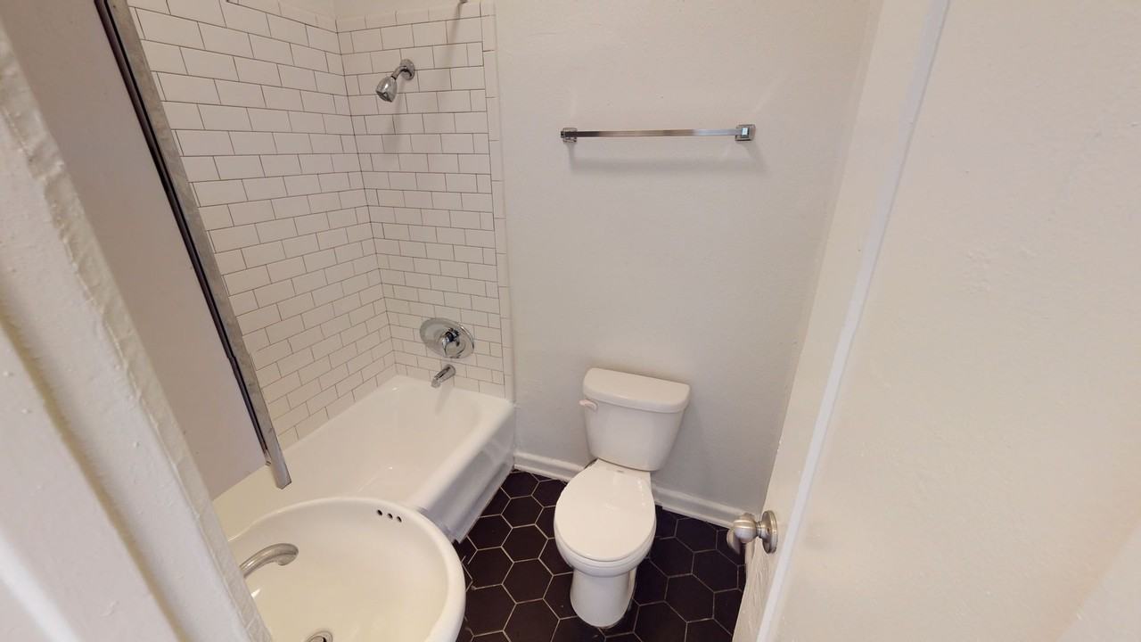 Kenmore Apartments...Newly Remodeled Gorgeous Apartment...Great Location! - Photo 6 of 6