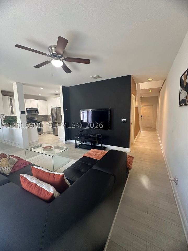 5402 Pointe Villa Dr #B - Photo 7 of 35
