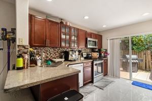 featured image of 5605 Nw 109th Ave #71