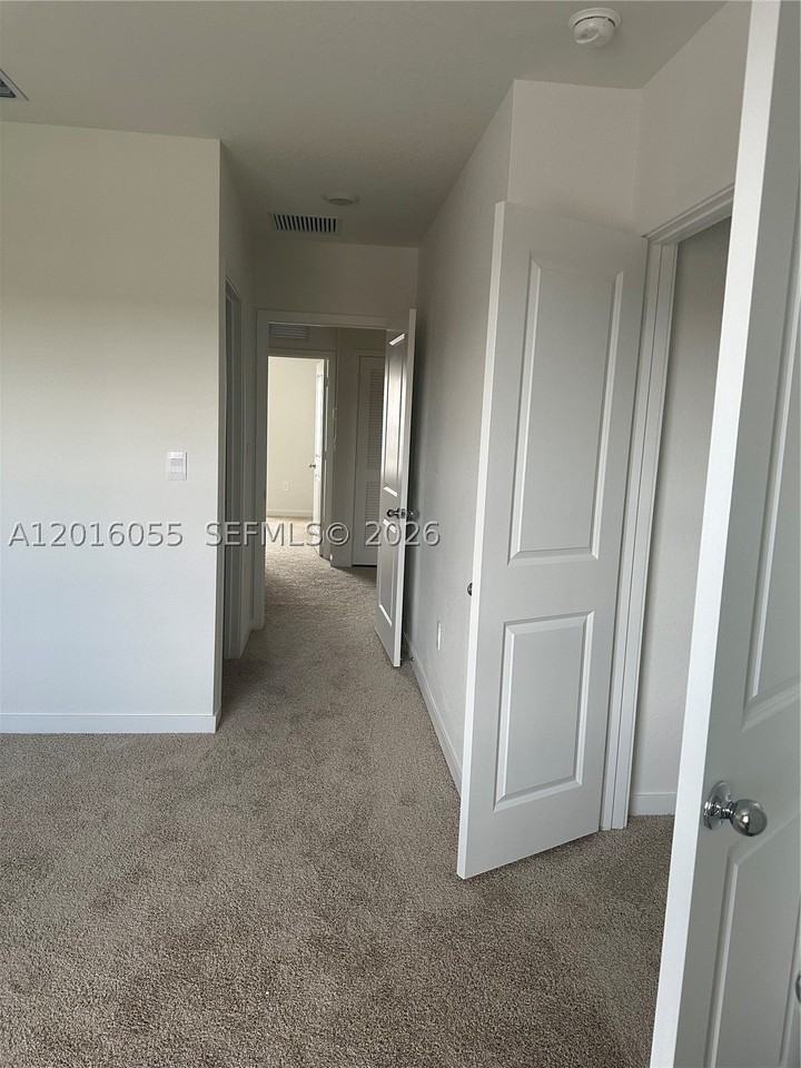 509 Ne 1st Dr - Photo 5 of 24