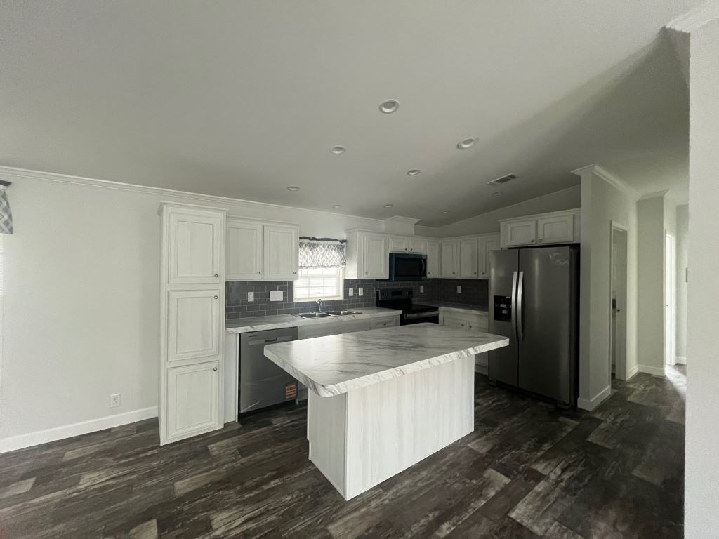 55 Eland Dr #055 - Photo 5 of 37