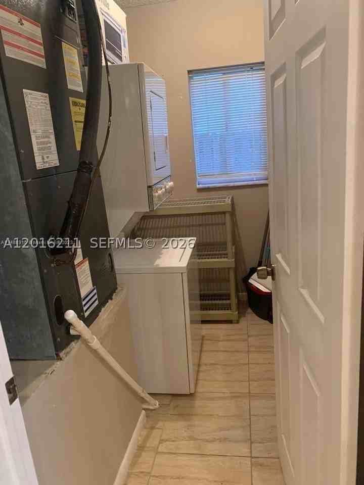 10340 Sw 15th St - Photo 7 of 19