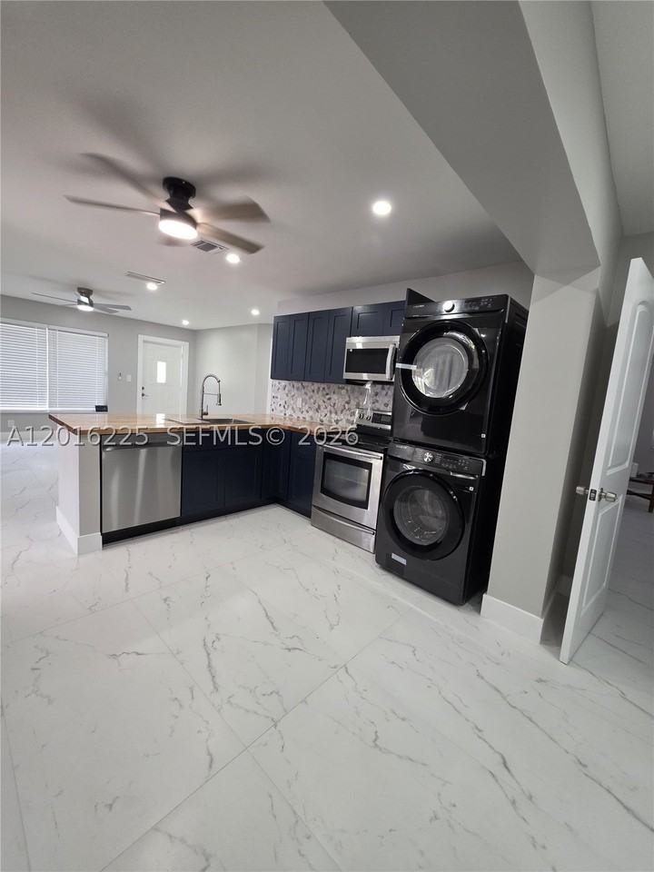 2281 N 56th Ter - Photo 3 of 9