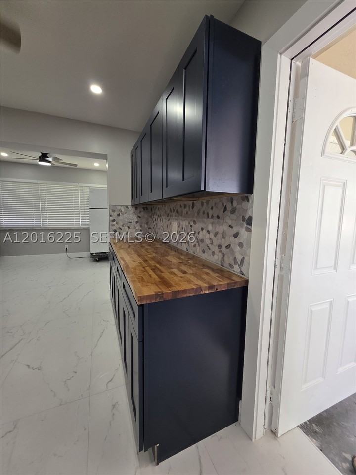 2281 N 56th Ter - Photo 4 of 9