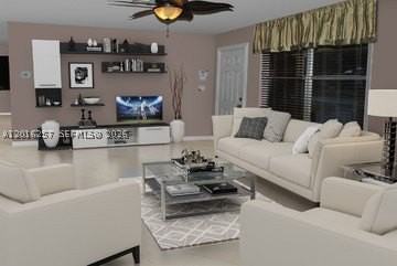 165 Se 4th Ave #165 - Photo 4 of 19
