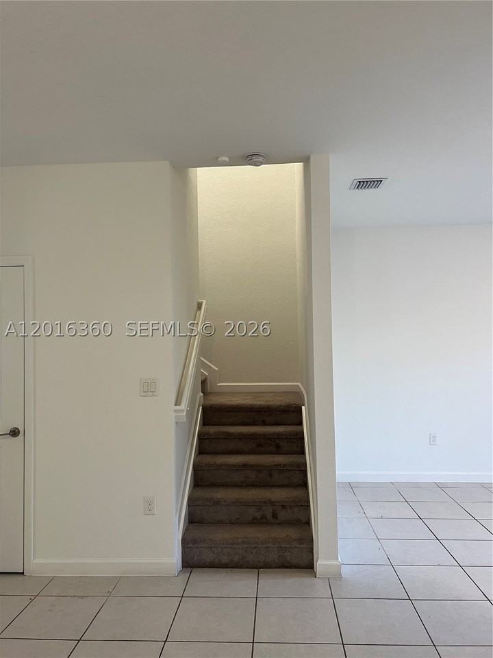 1211 Se 27th Ter - Photo 7 of 24